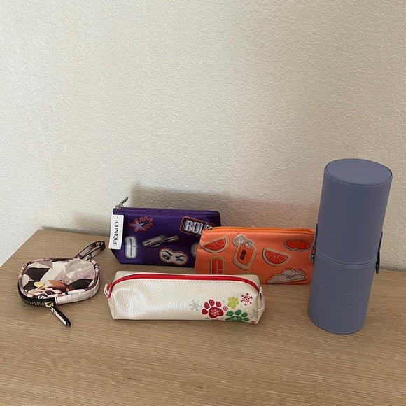 Bundle of Travel Bags - Picture 2 of 5